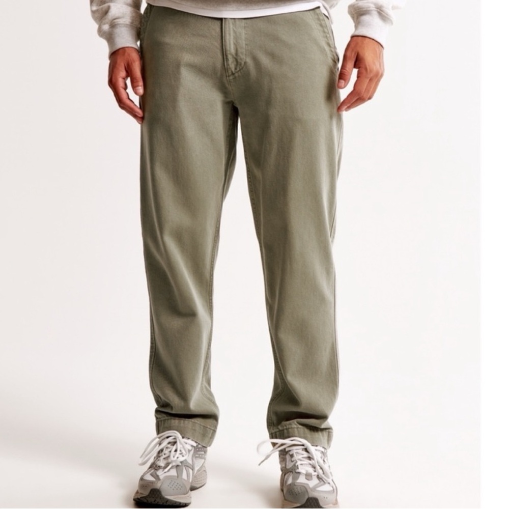 NEW Abercrombie A&F Lightweight Jean Athletic Loose Size 29